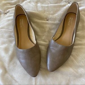 Market & Spruce Ash tan pointed toe flat faux leather 9 like new